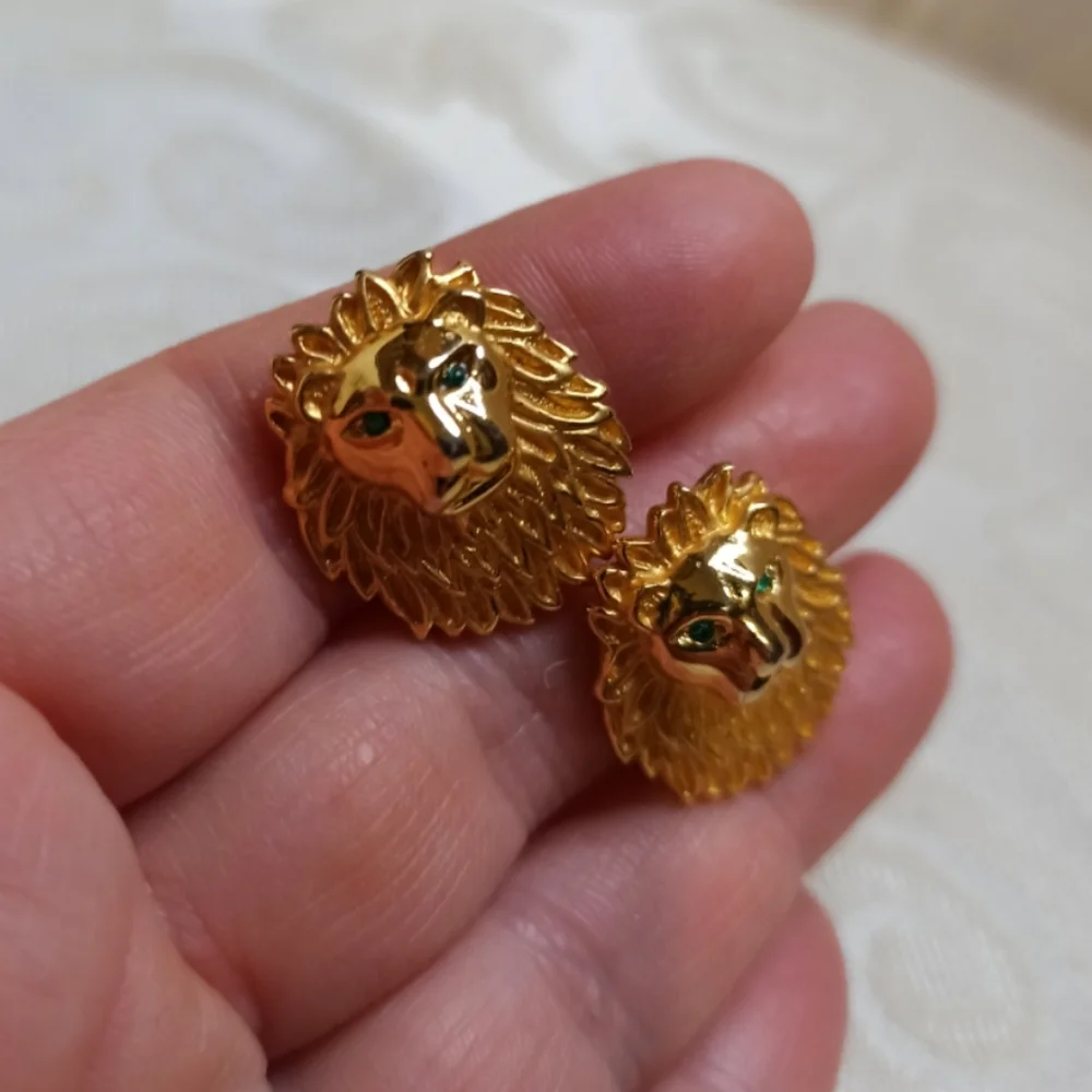 RARE Unsigned Kenneth Jay Lane 1970s Vintage Gold Lion Clip-On Earrings | KJL - Picture 8 of 10